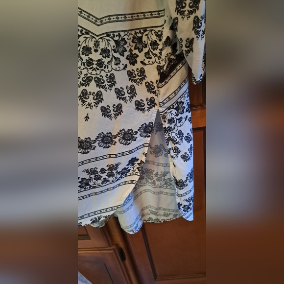 Ladies Fig and Flower Floral 3/4 Button Tunic Top Pullover Size Deep Side Slit M - Picture 8 of 11